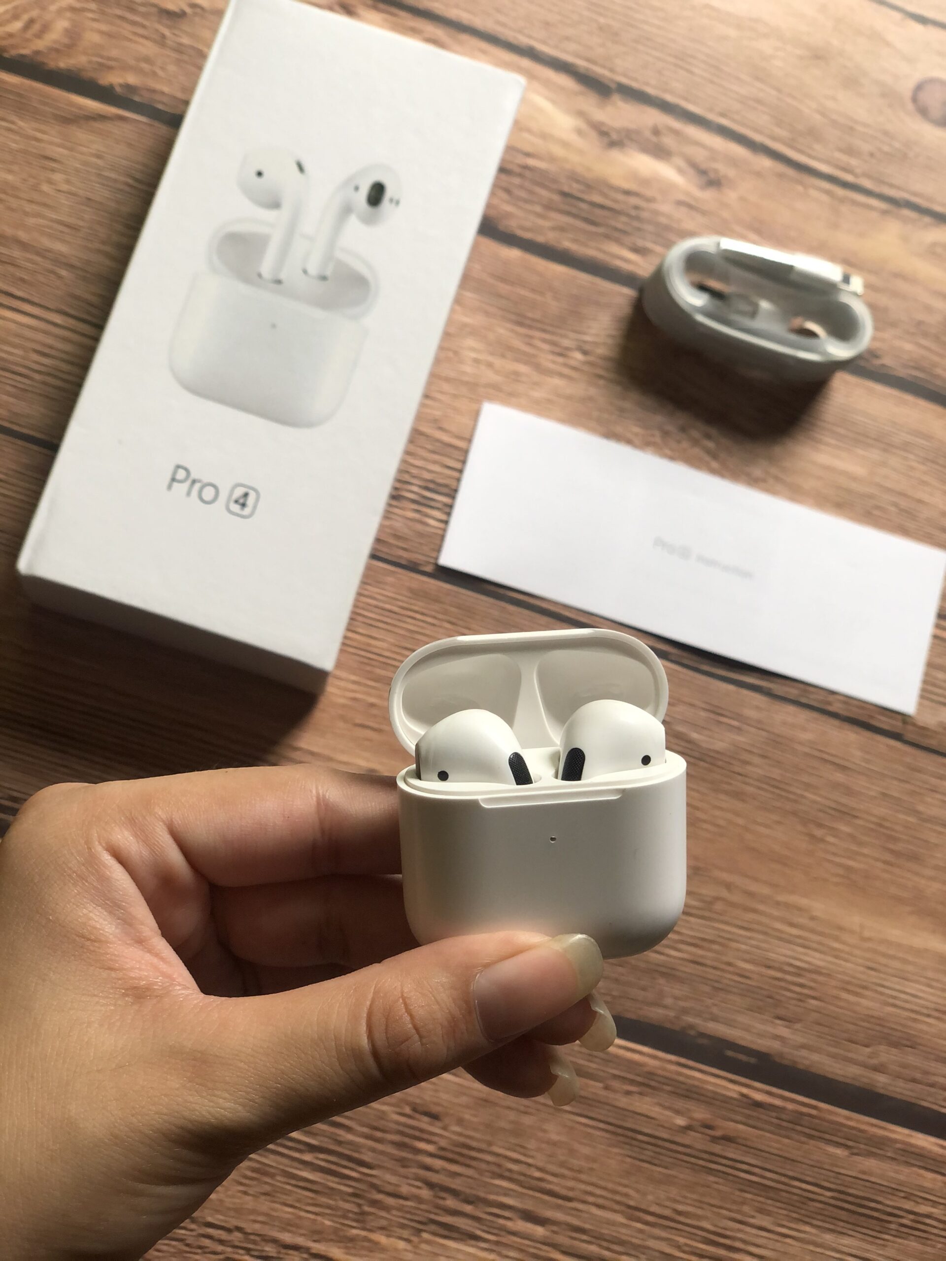apple-airpods-4-pro-mobile-hub-official